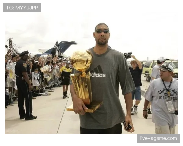 蒂姆·邓肯低位单打制胜效率超哈达威显著提升马刺内线稳定性