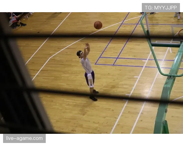 加里·特伦特挡拆创造投篮机会提升球队三分效率